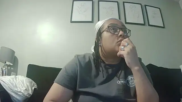 vanilla chocolate23 online show from December 19, 2025, 8:49 am