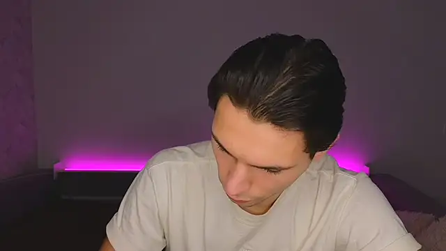 Snapshot of denlover1 chatting on February 13, 2026, 8:25 am denlover1 online show from February 13, 2026, 8:25 am