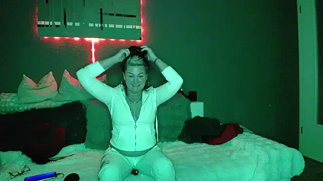 Snapshot of Missnikita6 chatting on January 24, 2025, 5:53 pm Missnikita6 online show from January 24, 2025, 5:53 pm