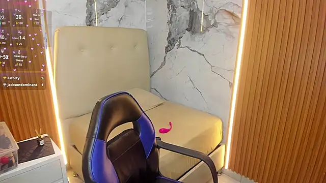 Alyssapark online show from October 21, 2025, 7:24 pm