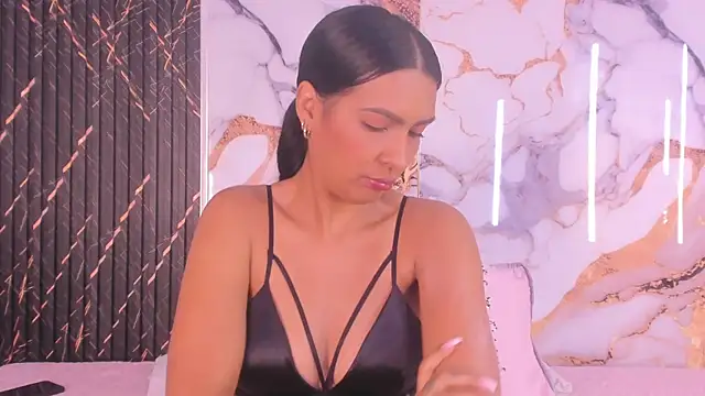 Alyson-a online show from April 15, 2026, 1:37 pm