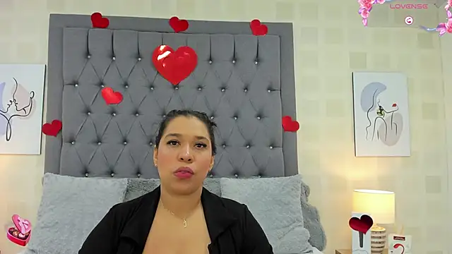Snapshot of JoslinEvans chatting on February 15, 2025, 12:11 pm JoslinEvans online show from February 15, 2025, 12:11 pm