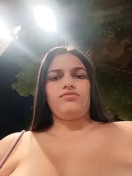 girl milk1 online show from December 18, 2025, 11:30 pm