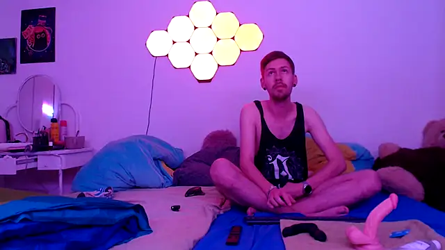 jonny-bisexual online show from November 18, 2025, 7:06 pm