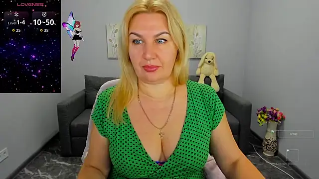 Lili Crossi online show from November 26, 2025, 6:35 am