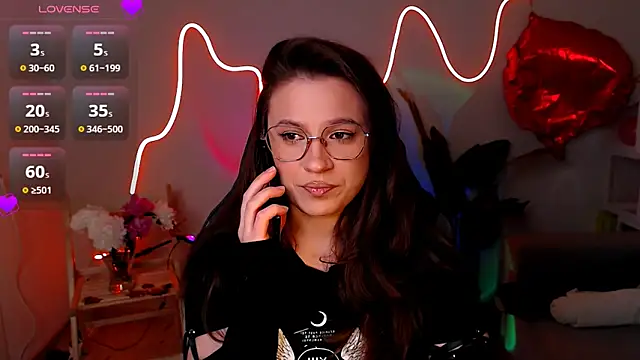 M Sensual online show from June 3, 2026, 2:33 pm
