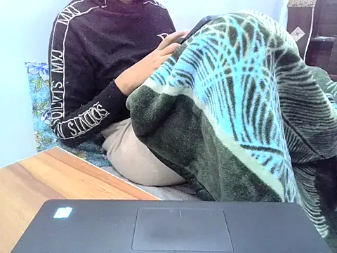 DOLL CUTY online show from December 4, 2025, 3:55 pm