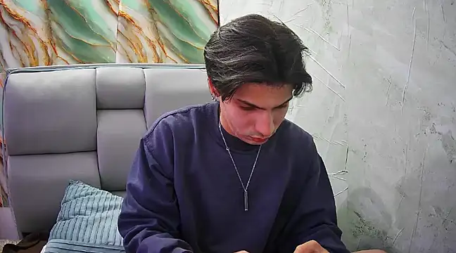 Snapshot of Apolo_Hidalgo01 chatting on February 12, 2025, 4:33 pm Apolo Hidalgo01 online show from February 12, 2025, 4:33 pm