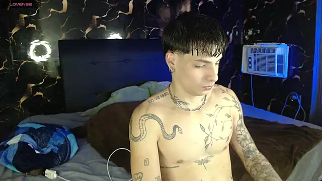 Snapshot of Apolo_Hidalgo01 chatting on May 3, 2026, 8:45 pm Apolo Hidalgo01 online show from May 3, 2026, 8:45 pm