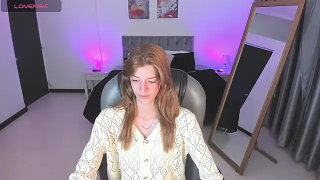 Nora Vennucci online show from March 15, 2025, 10:44 pm