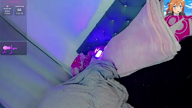 pinkscreens online show from October 3, 2025, 8:05 am