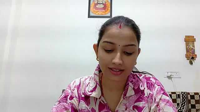 Aleena Rai online show from October 16, 2025, 6:49 pm