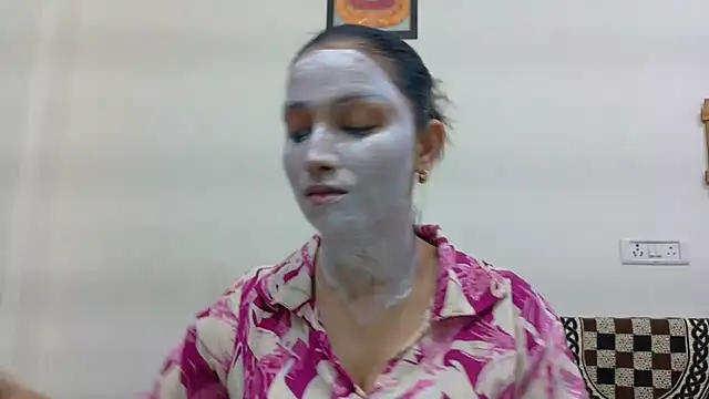 Aleena Rai online show from October 7, 2025, 7:26 pm