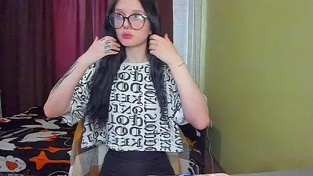 Hi Kitti online show from March 11, 2025, 9:24 am