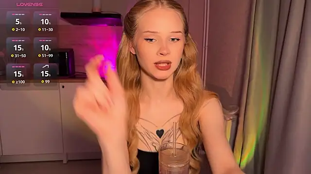 Snapshot of lisa_barbie chatting on February 23, 2026, 7:36 pm lisa barbie online show from February 23, 2026, 7:36 pm