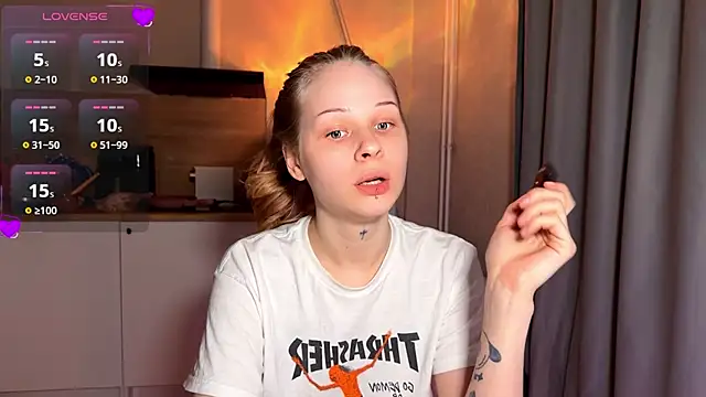 lisa barbie online show from April 15, 2026, 5:28 pm