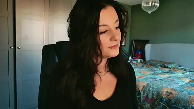 flatwhite0 online show from December 2, 2025, 10:50 am