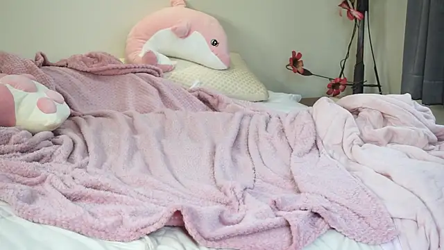 LinaSiren online show from February 24, 2025, 8:27 am