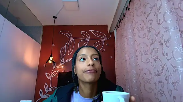 Zia Green online show from February 11, 2025, 3:29 pm