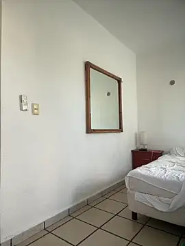 LatinStraight5 online show from April 5, 2026, 12:23 pm