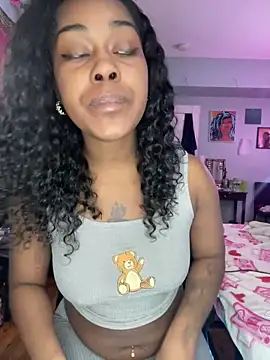Snapshot of ebonycatlisaaaalime chatting on April 19, 2026, 2:18 pm ebonycatlisaaaalime online show from April 19, 2026, 2:18 pm