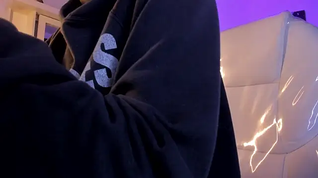 Amy Kiitty  online show from January 8, 2026, 12:44 pm