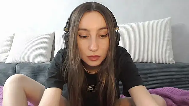 Snapshot of viviandaimond1 chatting on October 30, 2025, 6:16 pm viviandaimond1 online show from October 30, 2025, 6:16 pm