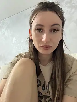 Snapshot of viviandaimond1 chatting on November 17, 2025, 7:29 pm viviandaimond1 online show from November 17, 2025, 7:29 pm