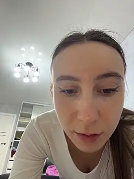 Snapshot of viviandaimond1 chatting on December 4, 2025, 9:47 pm viviandaimond1 online show from December 4, 2025, 9:47 pm