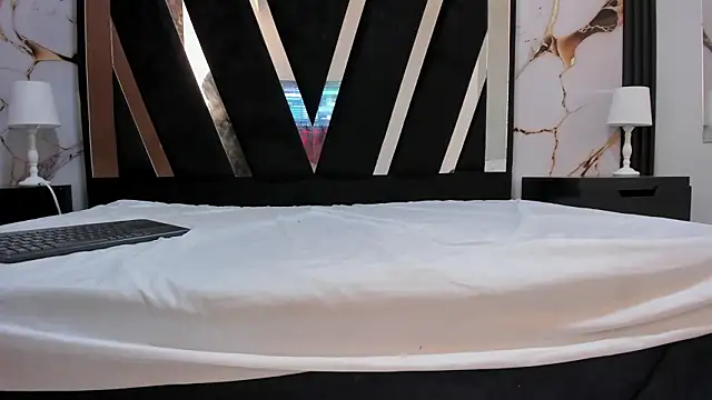 KarinaSimonz online show from March 3, 2026, 7:32 pm