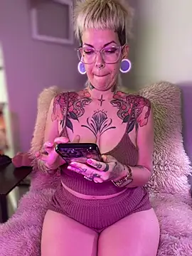 GoldieBakeman online show from February 12, 2026, 8:19 pm