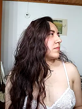 Emi chik online show from October 11, 2025, 11:00 am