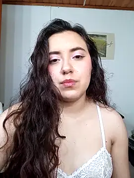 Emi chik online show from October 26, 2025, 10:48 am