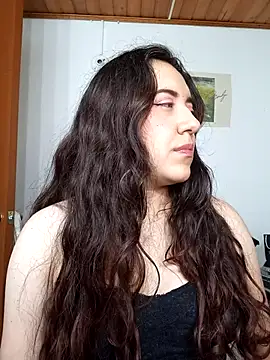 Emi chik online show from October 30, 2025, 11:41 am