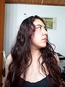 Emi chik online show from September 11, 2025, 11:21 am