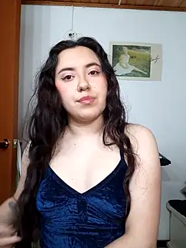 Snapshot of Emi_chik chatting on February 12, 2026, 11:32 am Emi chik online show from February 12, 2026, 11:32 am