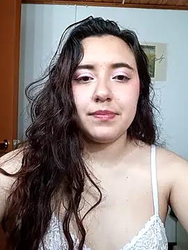 Emi chik online show from October 12, 2025, 11:00 am