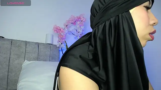 Sweet hot mia online show from July 12, 2026, 7:04 pm