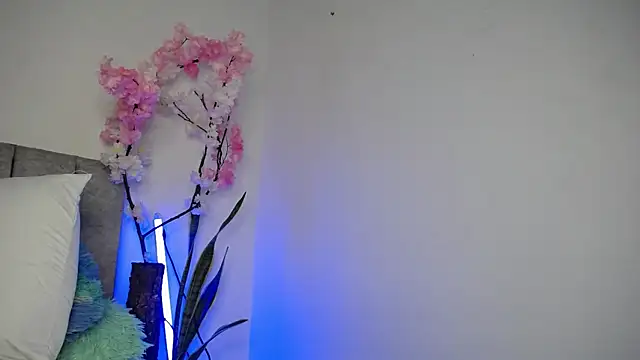 Snapshot of Sweet_hot_mia chatting on June 12, 2026, 2:59 pm Sweet hot mia online show from June 12, 2026, 2:59 pm