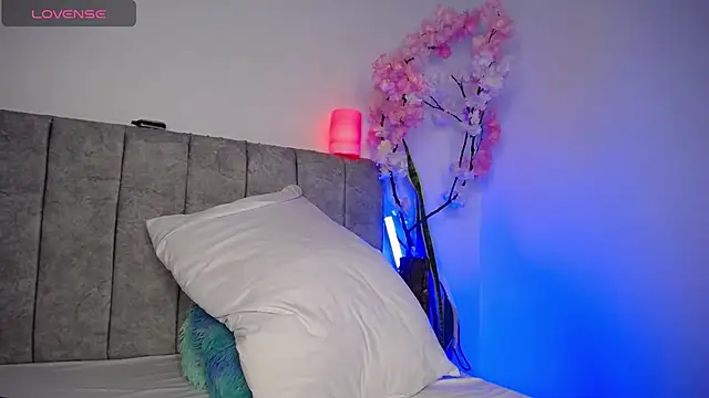 Sweet hot mia online show from July 8, 2026, 1:34 pm