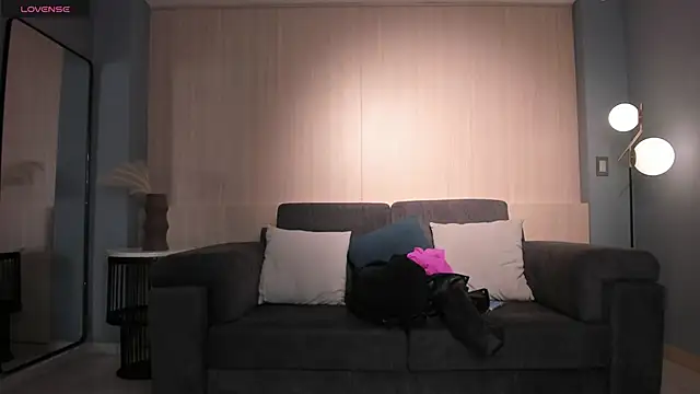 KatieNolan 1 online show from April 17, 2026, 6:55 pm