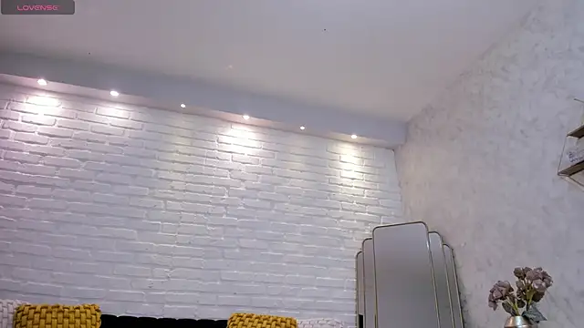 KatieNolan 1 online show from November 28, 2025, 7:25 pm