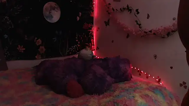 Emillyy m online show from April 6, 2026, 10:55 pm