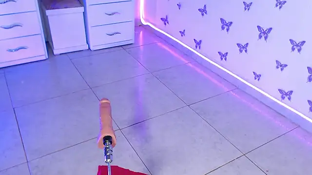 April sexycurvi online show from March 20, 2026, 10:11 pm