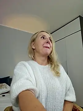 MariaRichi  online show from January 17, 2026, 7:50 pm