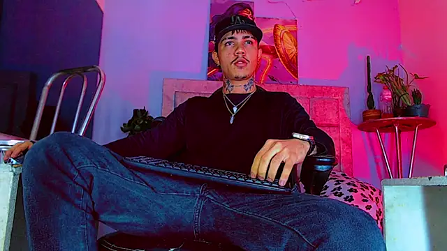 HannibalLester online show from October 13, 2025, 9:22 am