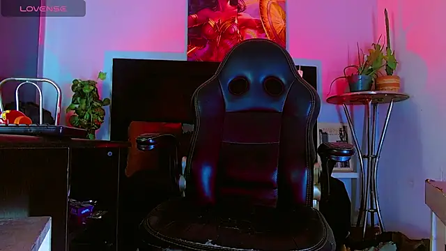 Snapshot of HannibalLester chatting on February 19, 2026, 6:10 am HannibalLester online show from February 19, 2026, 6:10 am