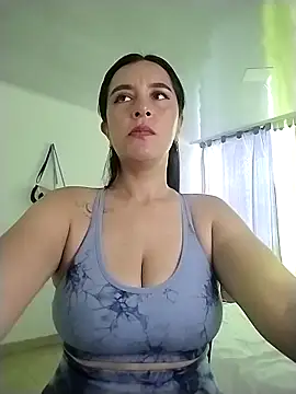 hailey85 online show from April 25, 2026, 7:55 pm