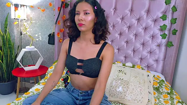 Akane Uwu online show from November 16, 2025, 7:07 pm