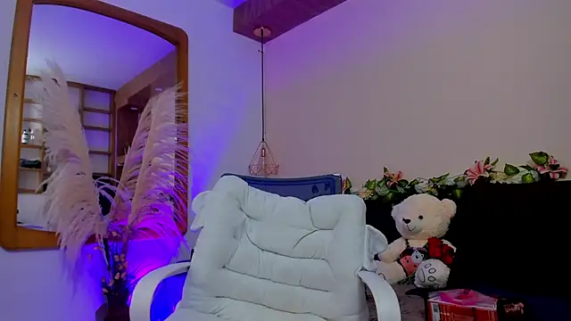 Hannah williams1 online show from March 20, 2025, 12:51 am